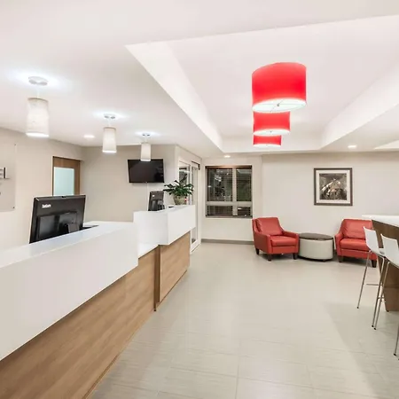 Microtel Inn & Suites By Wyndham Sudbury-2