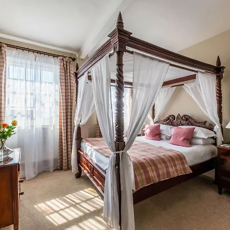 The White Hart Hotel-2