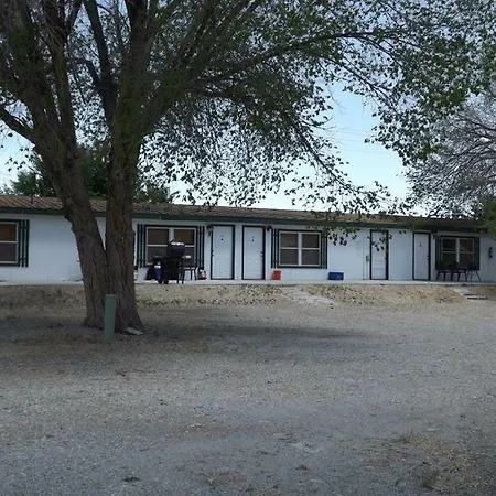 The Whispering Elms Motel-3