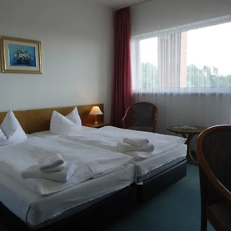 GreenLine Hotel Hellfeld-3