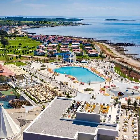 Arena Grand Kazela Camping Homes-2
