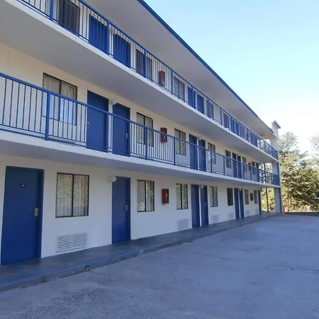 Americas Best Value Inn Tucker-3