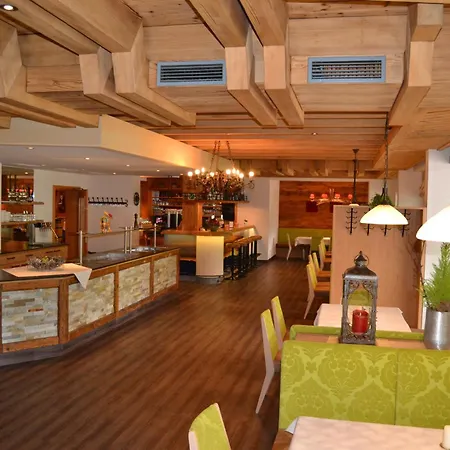 Hotel Alpenblick-3