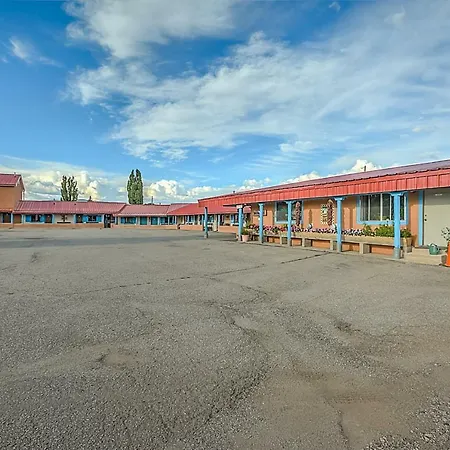 Chama Trails Motel-2