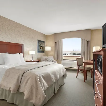 Days Inn & Suites By Wyndham Brandon-3