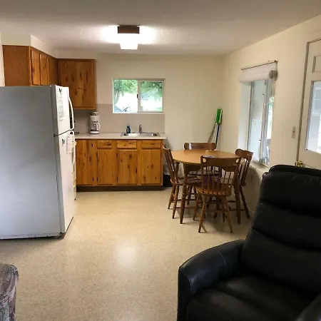 West Winds Motel & Cottages-2