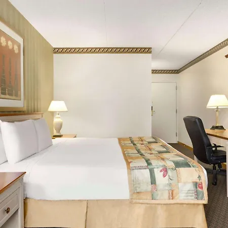 Travelodge By Wyndham Owen Sound On-3