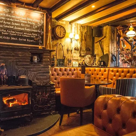 The Pickwick Inn & Oliver'S Restaurant-2