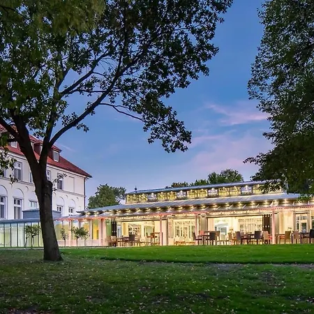 Seeschloss Schorssow-3