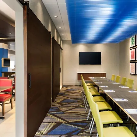 Holiday Inn Express & Suites - Savannah N - Port Wentworth By Ihg-3