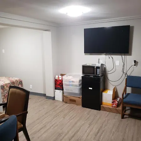 Parkrose Inn And Suites-2