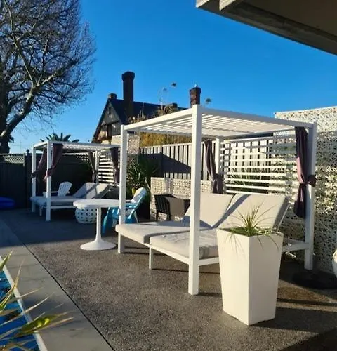 Town House Motor Inn