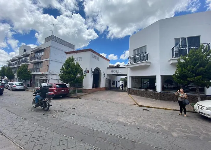Hotel Zacatecas Courts