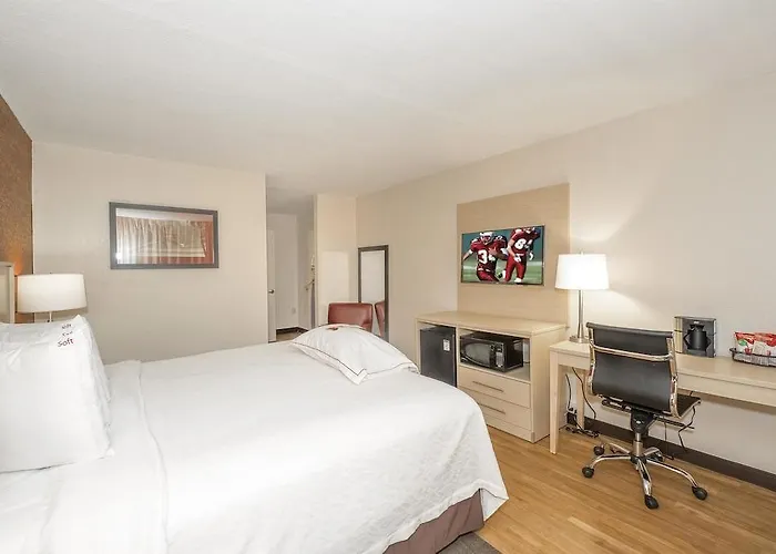 Days Inn By Wyndham Neptune Beach