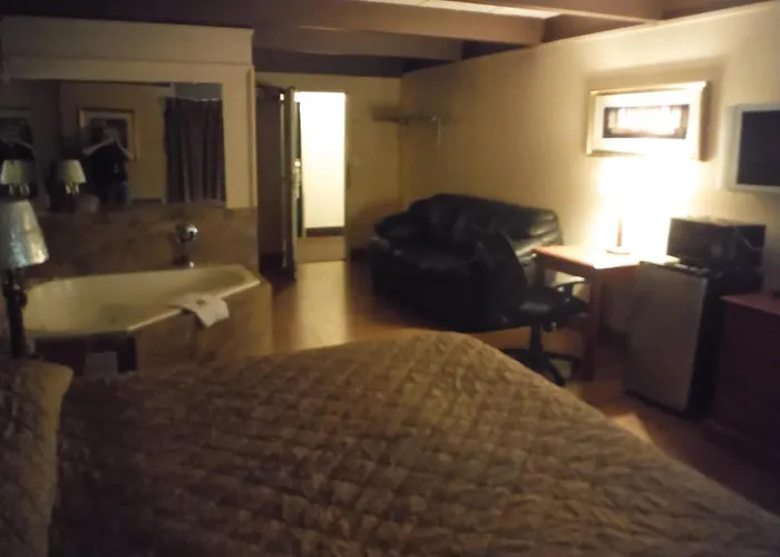 Budgetel Inn & Suites Hotel