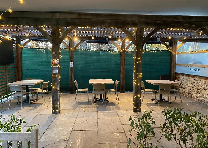 The Three Hills Hotel Bartlow