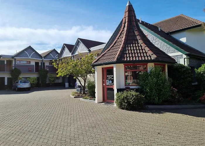 Amross Court