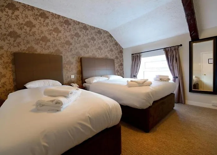 Savoy Country Inn