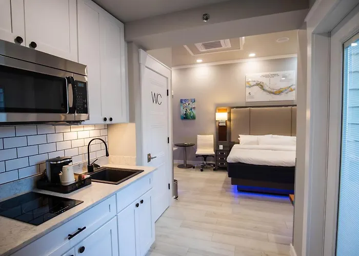 River Sirens Hotel-Contactless Check In Hotel