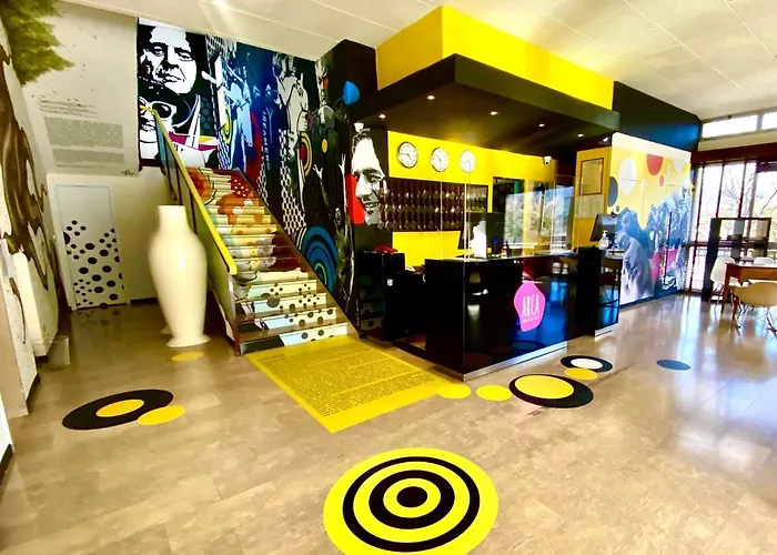 LH Hotel Arca Street Art