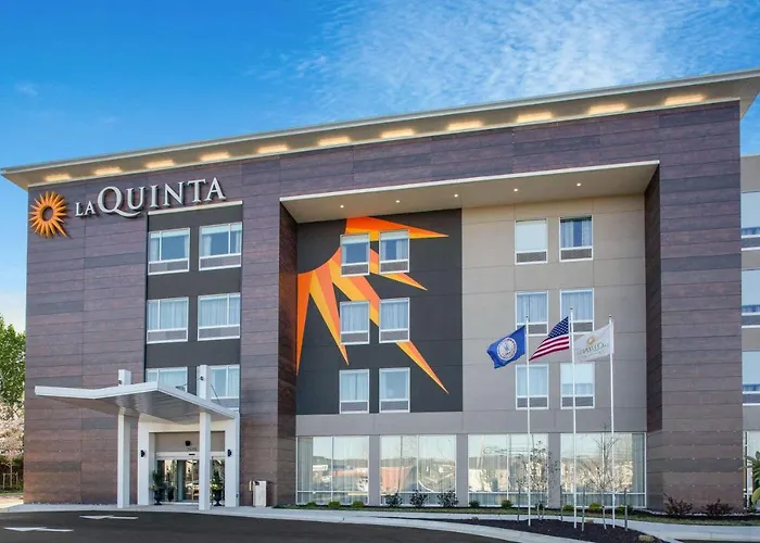 La Quinta Inn & Suites By Wyndham , Va- Dulles Airport