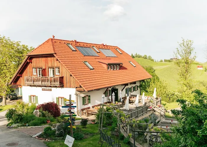 Gästezimmer&Buschenschank mit Weingut Hack-Gebell