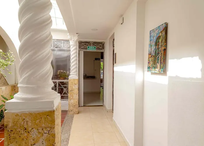 Luna Cartagena Airport Hotel