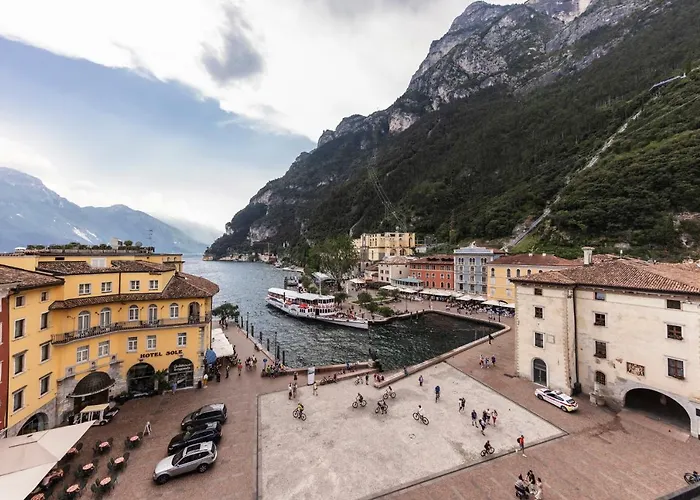Hotel Centrale Riva del Garda
