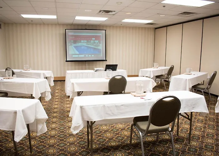Ramada By Wyndham Uniontown