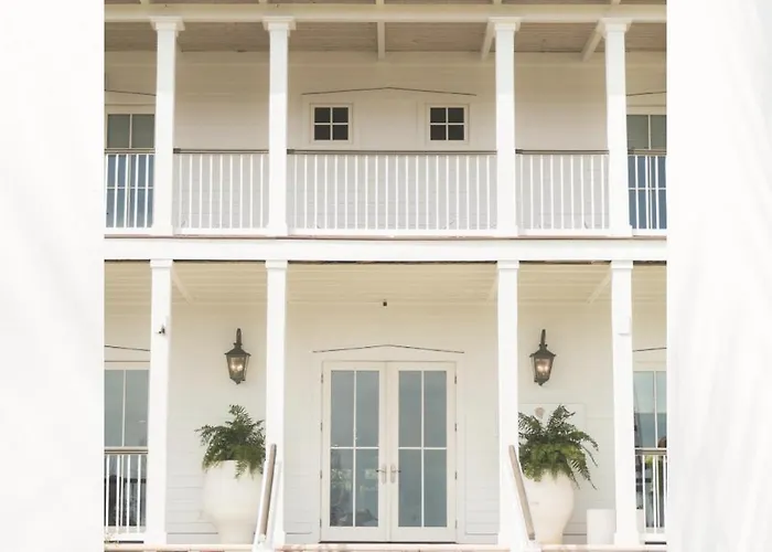 Oyster Bay Boutique Hotel (Adults Only)