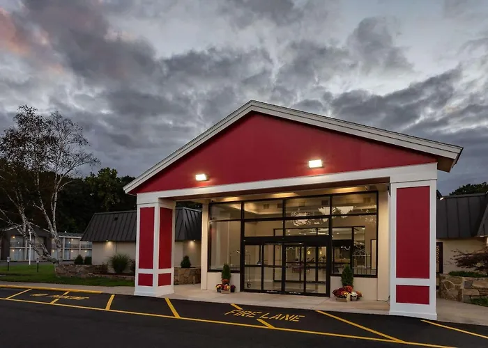 Ramada By Wyndham Hartford North - Bradley Airport