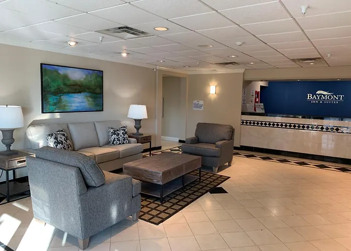 Baymont By Wyndham Latham Albany Airport