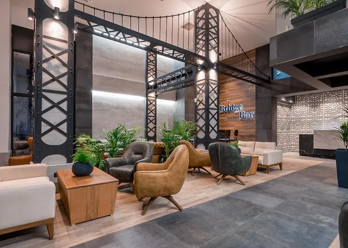 Bridge Hotel