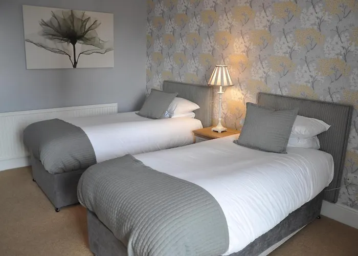The Beaufort, Raglan