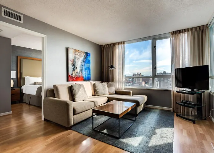 Carmana Hotel & Suites