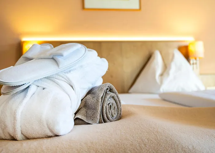 Hotel Das Gastein: Alpine Thermal Spa & Summer Mountain Access Bad Hofgastein