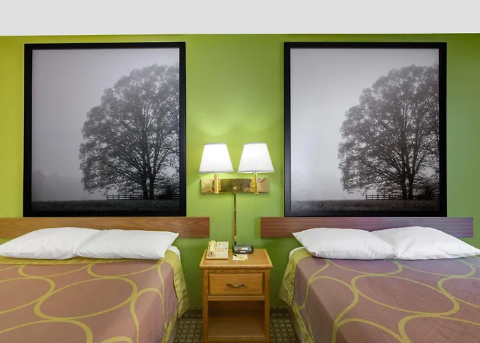 Super 8 By Wyndham Radford Va Hotel
