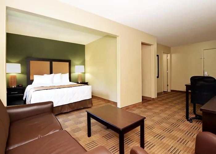 Extended Stay America Select Suites - Detroit - Warren