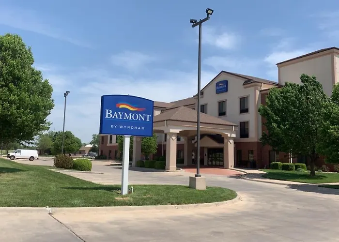 Baymont By Wyndham Pratt