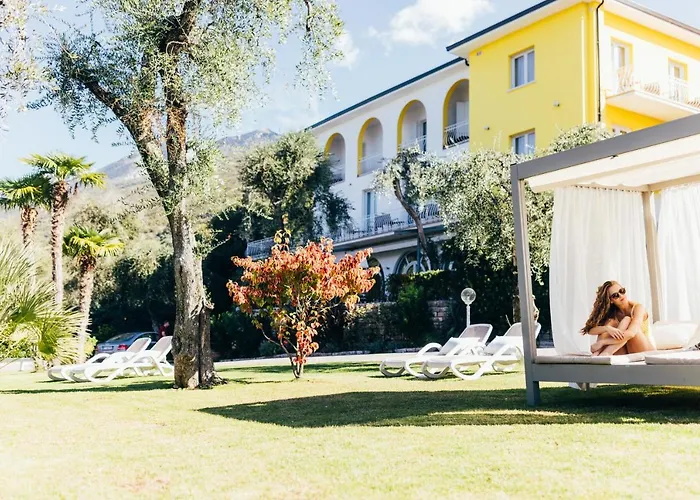 Hotel Orione - Lake Front Hotel Brenzone sul Garda