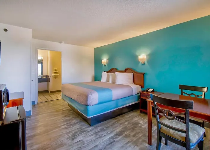 Motel 6-Grand Rivers, Ky