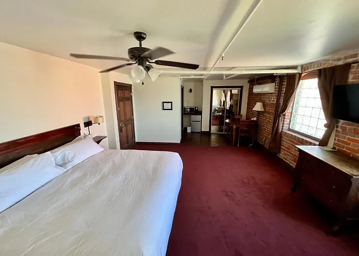 The Monarch Hotel