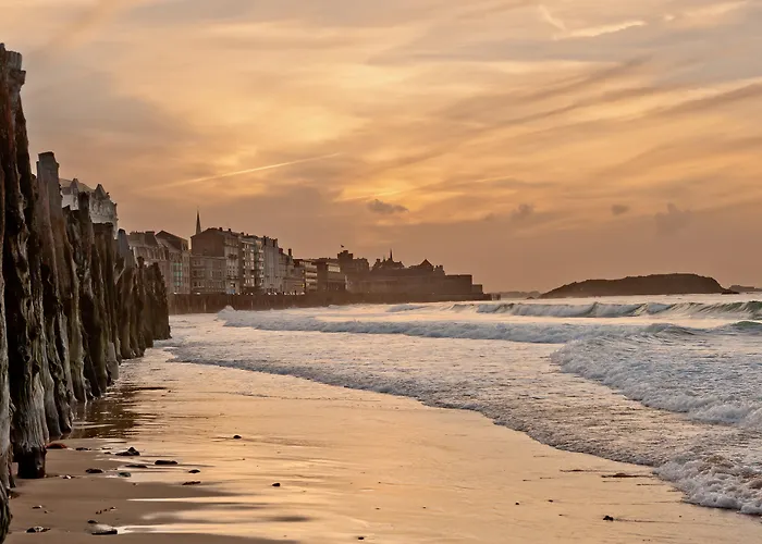 Hôtel Le Nouveau Monde Saint-Malo