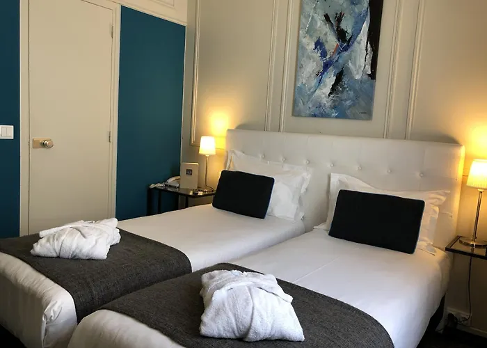 Hotel Dauphin Puteaux