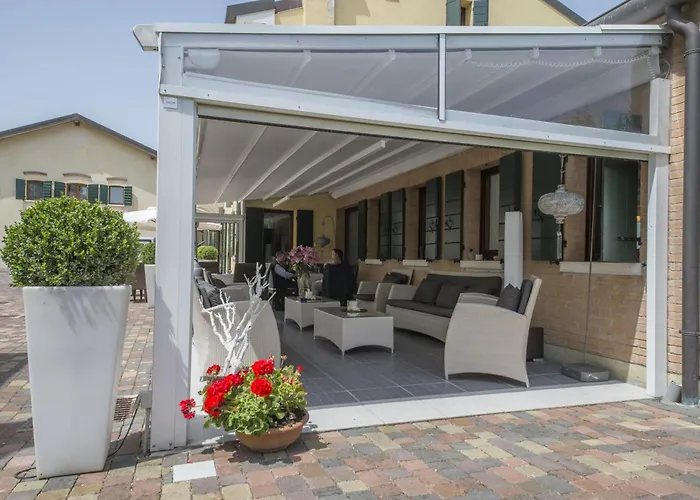 Hotel Venice Resort Airport