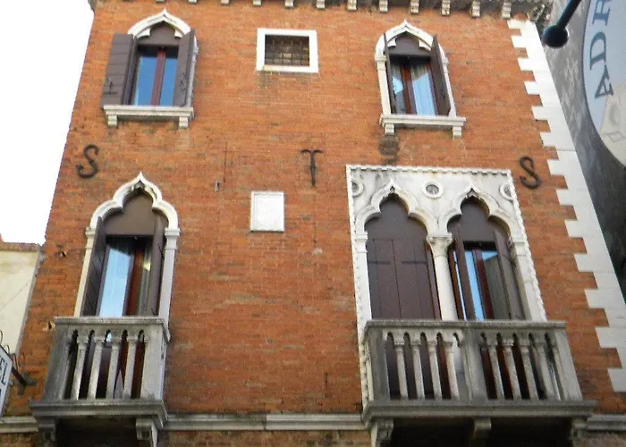 Hotel Adua