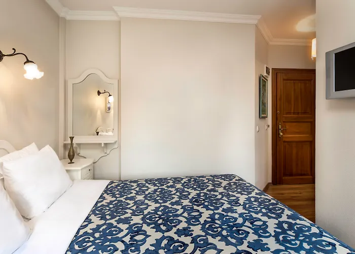 Hotel Sari Konak