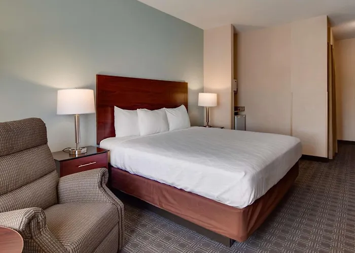 Best Western Plus Gateway Inn & Suites - Aurora