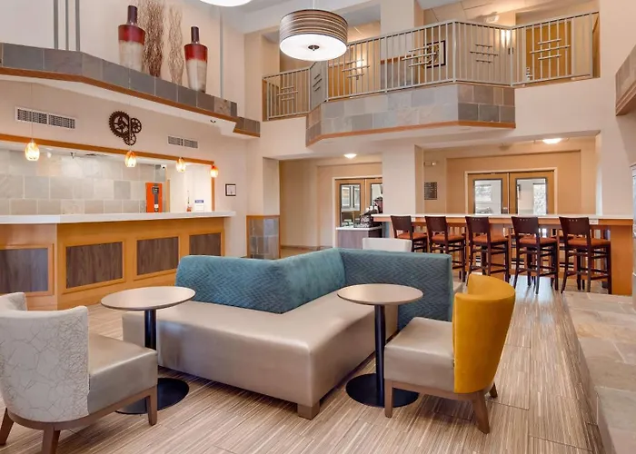 Best Western Plus Gateway Inn & Suites - Aurora