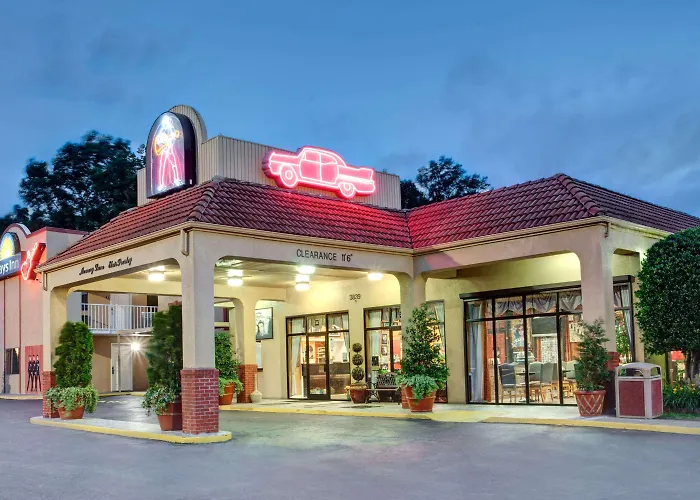 Days Inn By Wyndham At Graceland